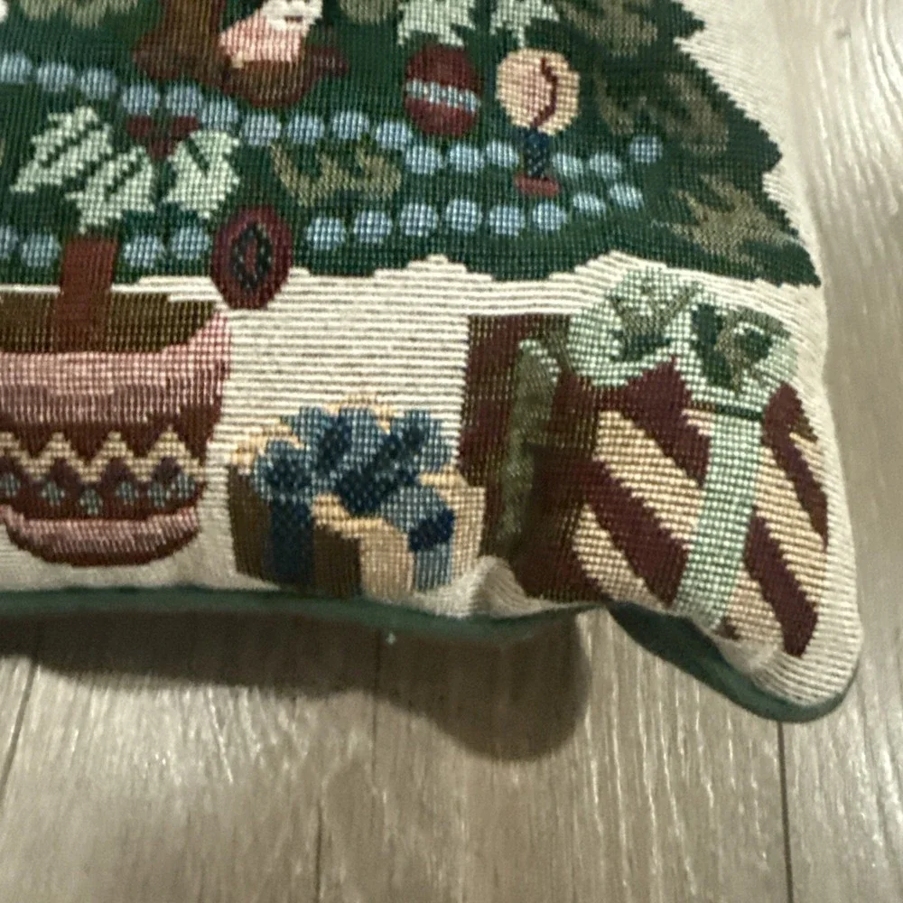 Vintage Needlepoint Type Christmas Tree Decorative‎ Tapestry Pillow